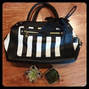 EUC Black & White Stripe Betsy Johnson Purse GUC